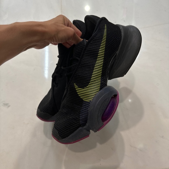 Nike shoes - Picture 1 of 7